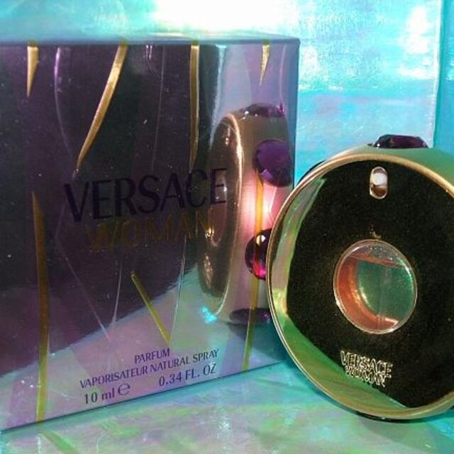 Gianni Versace(ジャンニヴェルサーチ)のレア 香水 パルファム ヴェルサーチ ウーマン 10ml 箱付 コスメ/美容の香水(香水(女性用))の商品写真
