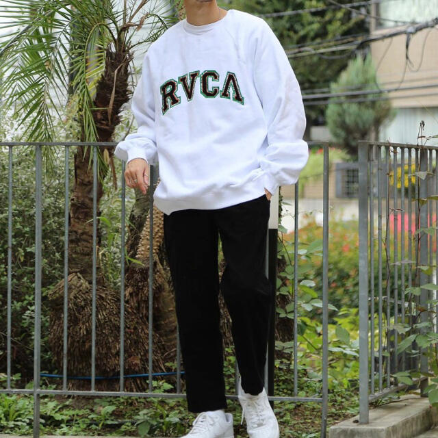 新品 RVCA ルーカ S カレッジ風 ワッペン ロゴ スウェット