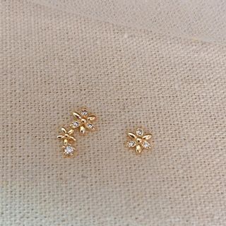 フラワー　ピアス(ピアス)