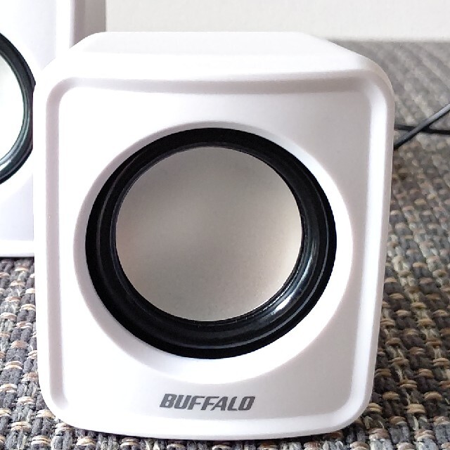 Buffalo(バッファロー)のPC用スピーカー USB電源 コンパクトサイズ スマホ/家電/カメラのオーディオ機器(スピーカー)の商品写真