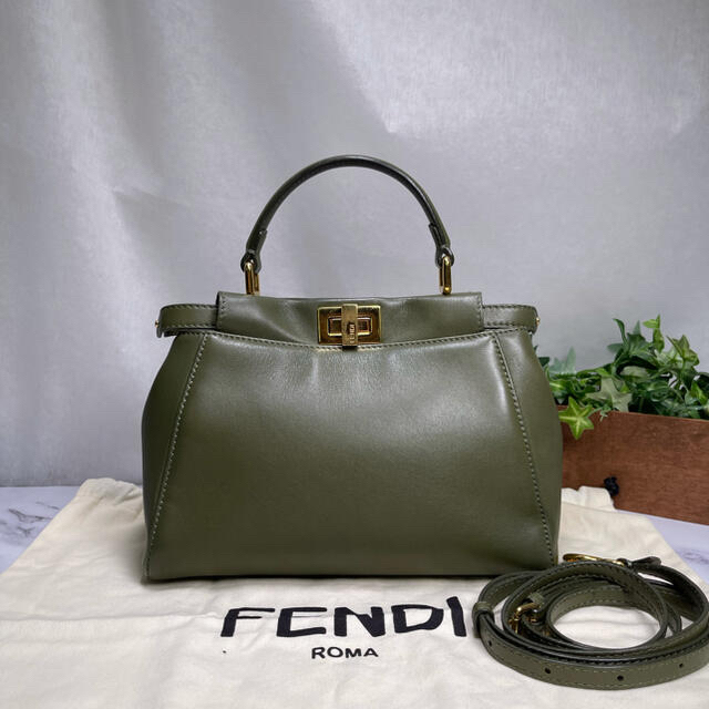 FENDI(フェンディ)の専用✨美品✨FENDI✨ピーカブー ミニ モスグリーン　2WAY レディースのバッグ(ハンドバッグ)の商品写真