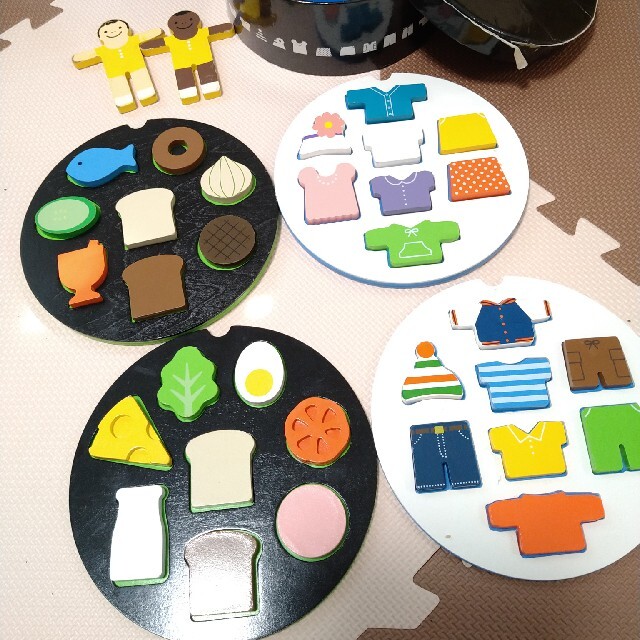 ワールドワイドキッズ　Emotional Toys  Food&Clothing キッズ/ベビー/マタニティのおもちゃ(知育玩具)の商品写真