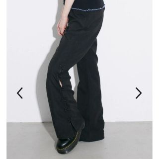 エックスガール(X-girl)のエックスガール CHINA SLIT FLARE PANTS サイズM(カジュアルパンツ)