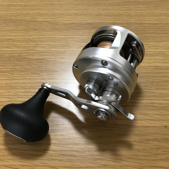 SHIMANO(シマノ)の13オシアカルカッタ300HG スポーツ/アウトドアのフィッシング(リール)の商品写真