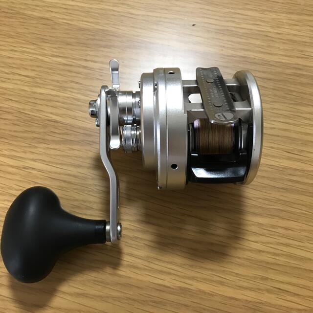 SHIMANO(シマノ)の13オシアカルカッタ300HG スポーツ/アウトドアのフィッシング(リール)の商品写真