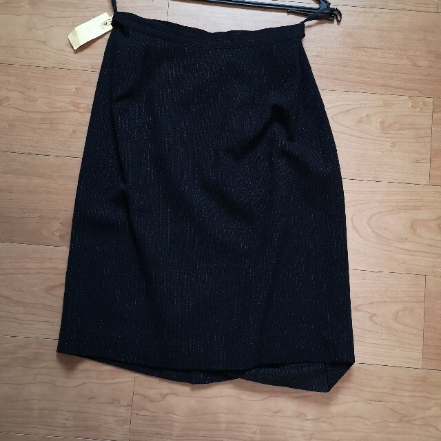 Aylesbury(アリスバーリー)の値下げ　アリスバーリー　紺色　スカートスーツ レディースのフォーマル/ドレス(スーツ)の商品写真