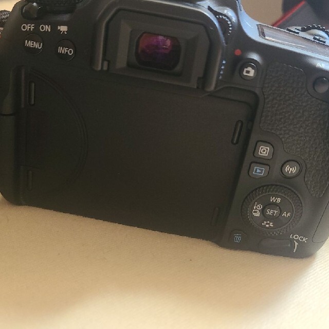 キャノン Canon EOS 9000D 標準&望遠&単焦点トリプルレンズセット キャノン Canon EOS 9000D 標準&望遠&単焦点トリプルレンズセット