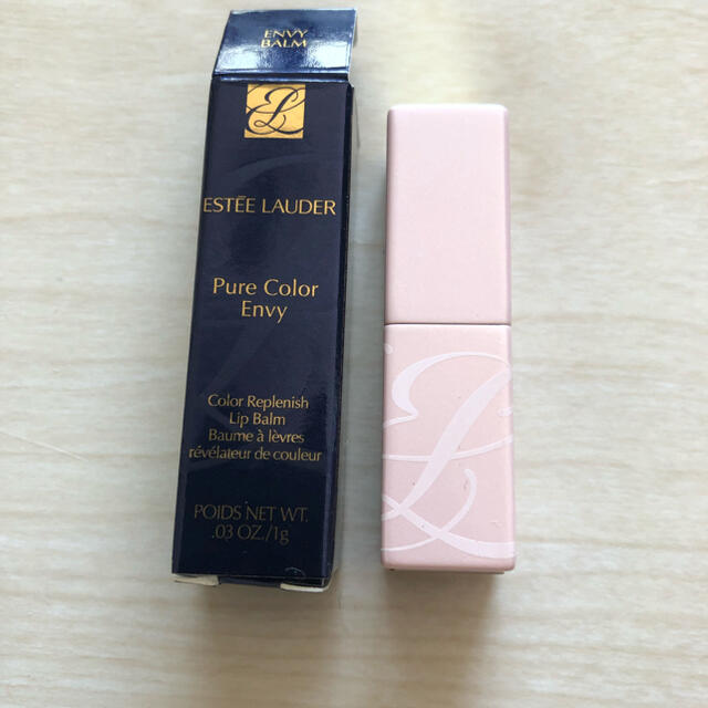 Estee Lauder(エスティローダー)の新品未使用　エスティ ローダー ピュア カラー  エンヴィ　リップ　バーム コスメ/美容のスキンケア/基礎化粧品(リップケア/リップクリーム)の商品写真