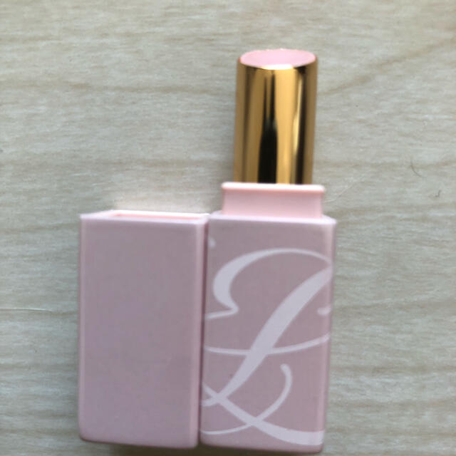 Estee Lauder(エスティローダー)の新品未使用　エスティ ローダー ピュア カラー  エンヴィ　リップ　バーム コスメ/美容のスキンケア/基礎化粧品(リップケア/リップクリーム)の商品写真