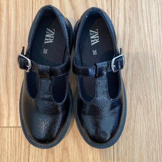 ザラキッズ(ZARA KIDS)のバックル付シューズ　Tストラップ　エナメル　フォーマル　入学式 七五三　19cm(フォーマルシューズ)