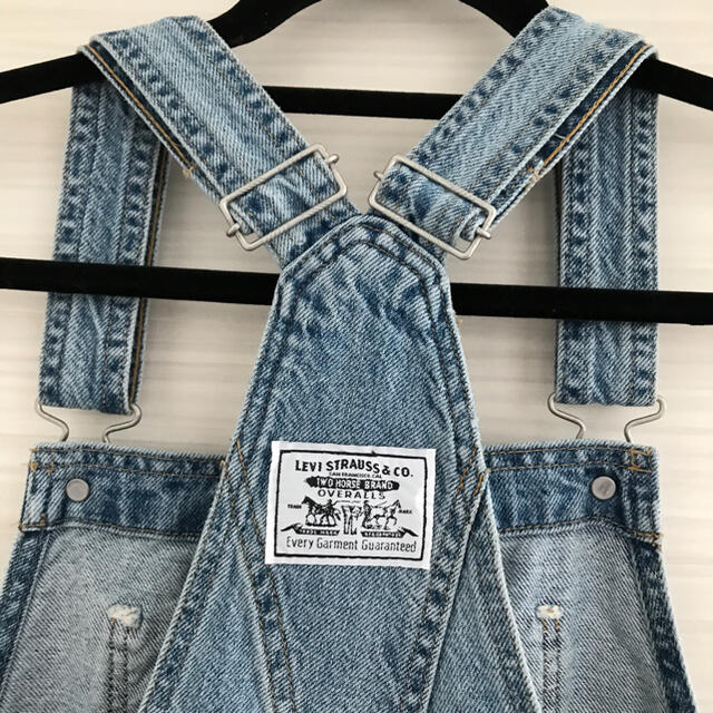 Levi's(リーバイス)のオーバーオール　新品未使用　Ｓサイズ　リーバイス　サロペット レディースのパンツ(サロペット/オーバーオール)の商品写真