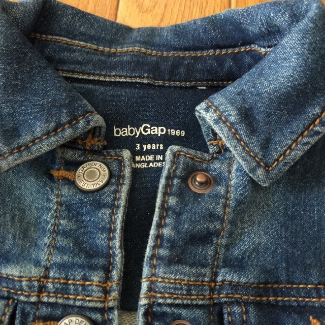 babyGAP(ベビーギャップ)のGｼﾞｬﾝ　95cm キッズ/ベビー/マタニティのキッズ服男の子用(90cm~)(ジャケット/上着)の商品写真