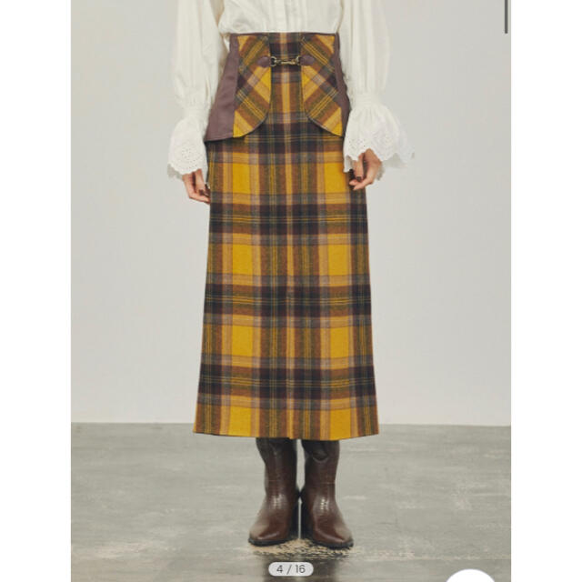 Lily Brown(リリーブラウン)のlilybrown ビット付き合皮切り替えタイトスカート レディースのスカート(ロングスカート)の商品写真