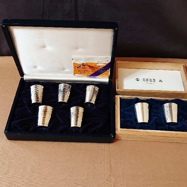 純銀/ショットグラス5個+2個/共箱附き/銀製/銀製品/銀器/酒器の 純銀/ショットグラス5個+2個/共箱附き/銀製/銀製品/銀器/酒器の