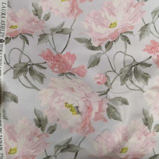 ローラアシュレイ(LAURA ASHLEY)のローラアシュレイ 生地　ツイル ダリア YUWA 約55×56cm ブルーグレー(生地/糸)