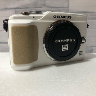 オリンパス(OLYMPUS)の美品❤️バッテリー付❤️ OLYMPUS E-PL2 WHITE(ミラーレス一眼)