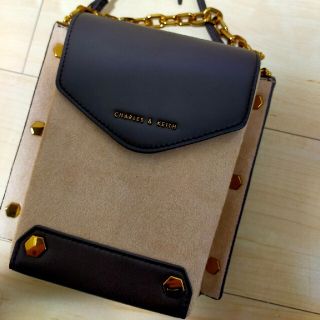 チャールズアンドキース(Charles and Keith)のcharles&keithスタッドテクスチャードバッグ(ショルダーバッグ)