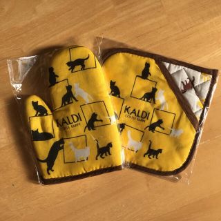 カルディ(KALDI)のカルディ★鍋敷き&ミトン(収納/キッチン雑貨)