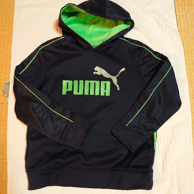 PUMA(プーマ)のPUMA パーカー US10-12 (140～150cm) ネイビー/グリーン キッズ/ベビー/マタニティのキッズ服男の子用(90cm~)(ジャケット/上着)の商品写真