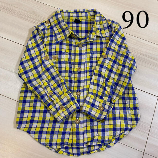 babyGAP(ベビーギャップ)のbabyGAP チェック柄シャツ 90 キッズ/ベビー/マタニティのキッズ服男の子用(90cm~)(Tシャツ/カットソー)の商品写真