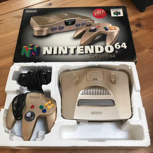 NINTENDO 64 - 任天堂 64 ゴールド コントローラー2個の通販 by のり's ...