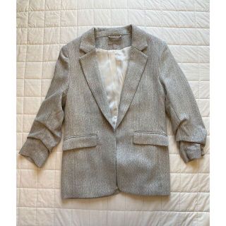 エイチアンドエム(H&M)の【H&M】ギャザードスリーブジャケット（美品）(テーラードジャケット)