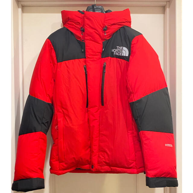 THE NORTH FACE(ザノースフェイス)のTNFバルトロ・ライト・ジャケット国内正規品TNFレッドMサイズ メンズのジャケット/アウター(ダウンジャケット)の商品写真