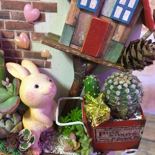 多肉植物の寄せ植え　壁掛けボード(RABBIT & BIRD) ハンドメイドのフラワー/ガーデン(その他)の商品写真