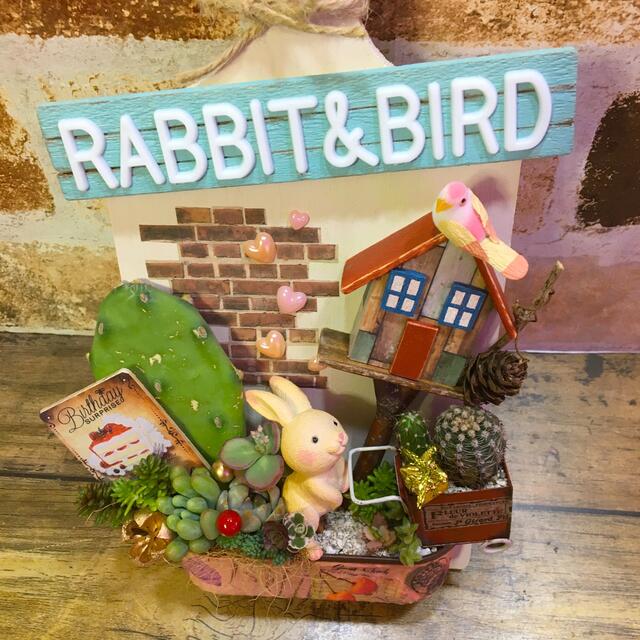 多肉植物の寄せ植え　壁掛けボード(RABBIT & BIRD) ハンドメイドのフラワー/ガーデン(その他)の商品写真