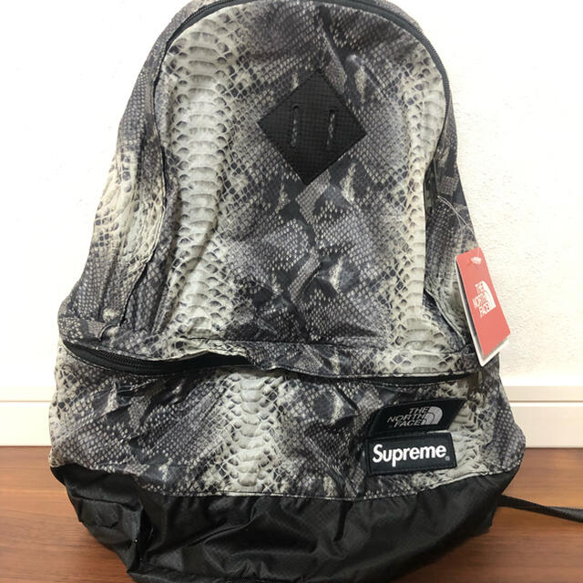 Supreme north face cdg nike エミリオプッチ