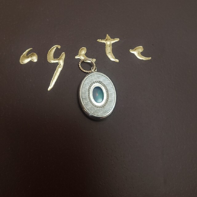 agete(アガット)のmako様専用です。アガット K10 オパールチャームとK10ネックレス レディースのアクセサリー(ネックレス)の商品写真