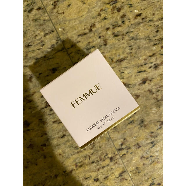 新品・未使用 femmue ファミュ ルミエール ヴァイタルクリーム 45g FEMMUE ファミュ ルミエール ヴァイタルクリーム 45g