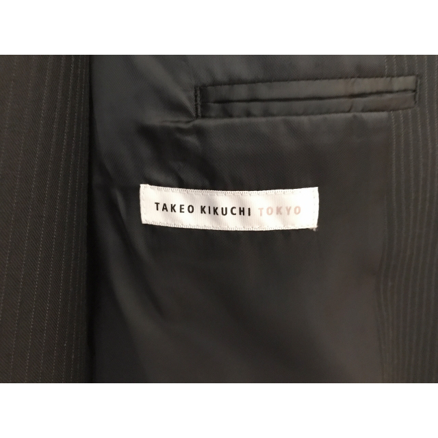 TAKEO KIKUCHI(タケオキクチ)のたお様専用⭐️TAKEO KIKUCHI TOKYO スーツ2点黒グレー メンズのスーツ(セットアップ)の商品写真