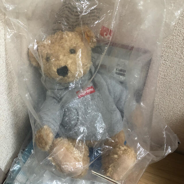 エンタメ/ホビーsupreme Steiff bear ぬいぐるみ