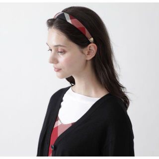 ブルーレーベルクレストブリッジ 新品レッド カチューシャ(カチューシャ)