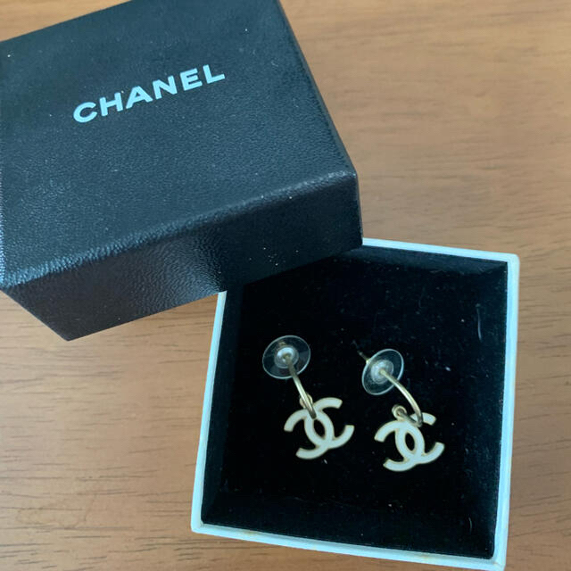 CHANEL(シャネル)のシャネル　ピアス メンズのアクセサリー(ピアス(両耳用))の商品写真