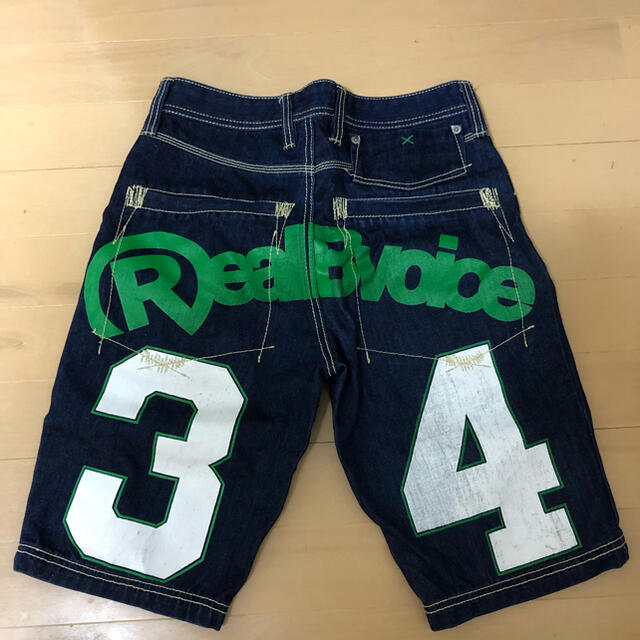 RealBvoice(リアルビーボイス)のReal Bvoice ジーパン　ショートパンツ　28サイズ メンズのパンツ(ショートパンツ)の商品写真