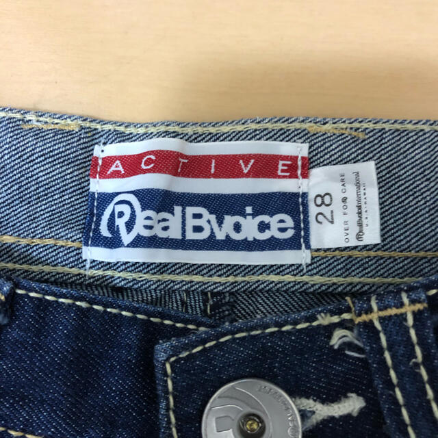 RealBvoice(リアルビーボイス)のReal Bvoice ジーパン　ショートパンツ　28サイズ メンズのパンツ(ショートパンツ)の商品写真