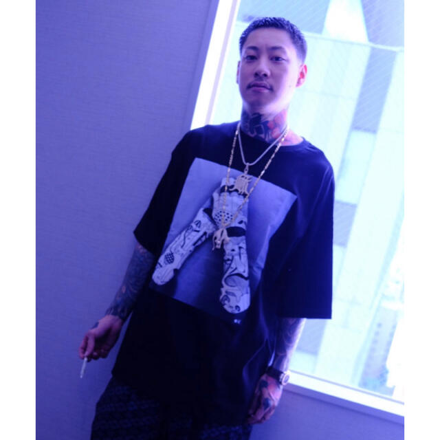 トップスキノコtattoo photo T-shirts Black