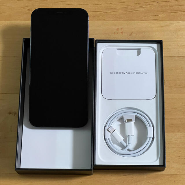 iPhone(アイフォーン)のiPhone 12 Pro 256GB ◯極美品・SIMフリー版◯ スマホ/家電/カメラのスマートフォン/携帯電話(スマートフォン本体)の商品写真