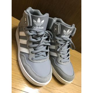 アディダス(adidas)のadidasスニーカー(スニーカー)