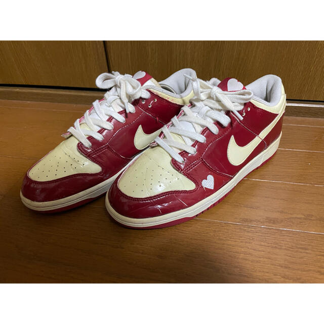 NIKE(ナイキ)のナイキ ダンク ロー バレンタイン　2004 激レア メンズの靴/シューズ(スニーカー)の商品写真