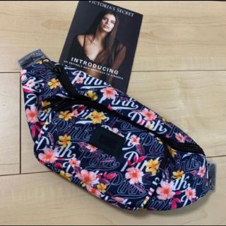 ヴィクトリアズシークレット(Victoria's Secret)の格安🌸花柄ボディバッグ VS PINK 新品未使用(ボディバッグ/ウエストポーチ)