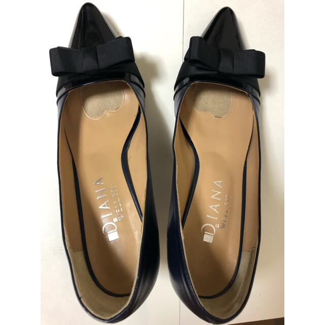 DIANA(ダイアナ)のゆきんこ様専用　　　　　　　　　　　　　ネイビー　黒エナメル　リボンパンプス レディースの靴/シューズ(ハイヒール/パンプス)の商品写真