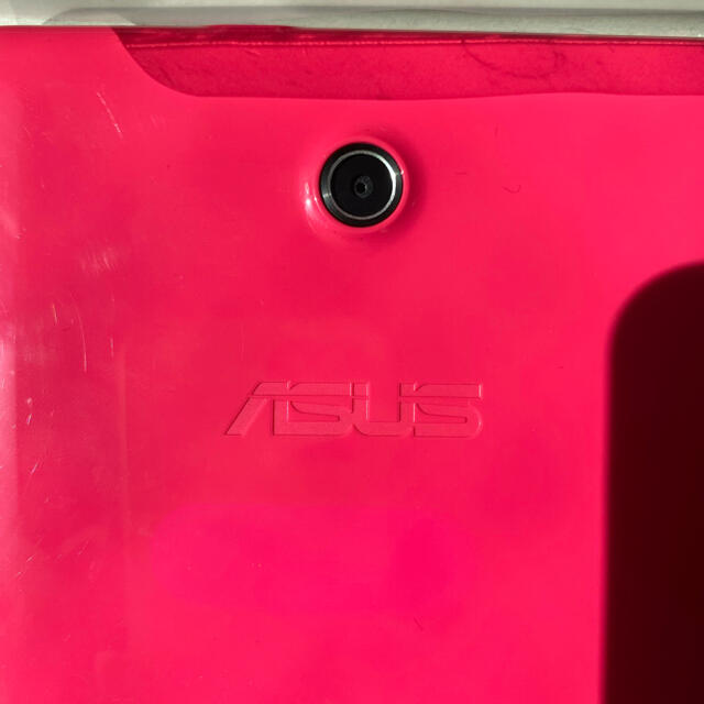 ASUS(エイスース)のASUS  エイスース　MeMO Pad HD7タブレット ピンク 16GB スマホ/家電/カメラのPC/タブレット(タブレット)の商品写真