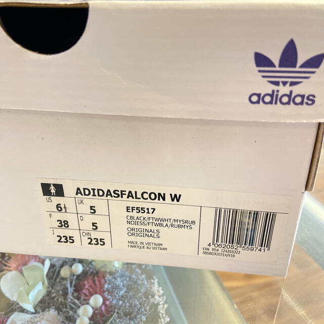 【新品未使用品】adidas falconw スニーカー 23.5 4