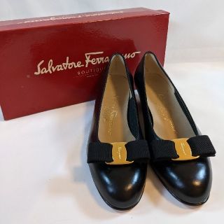 サルヴァトーレフェラガモ(Salvatore Ferragamo)のサルヴァトーレフェラガモ  ヴァラ パンプス  ブラック(ハイヒール/パンプス)