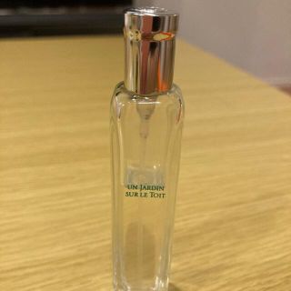 エルメス(Hermes)のHERMES  エルメス　香水 UN JARDIN SUR LE TOIT(香水(女性用))