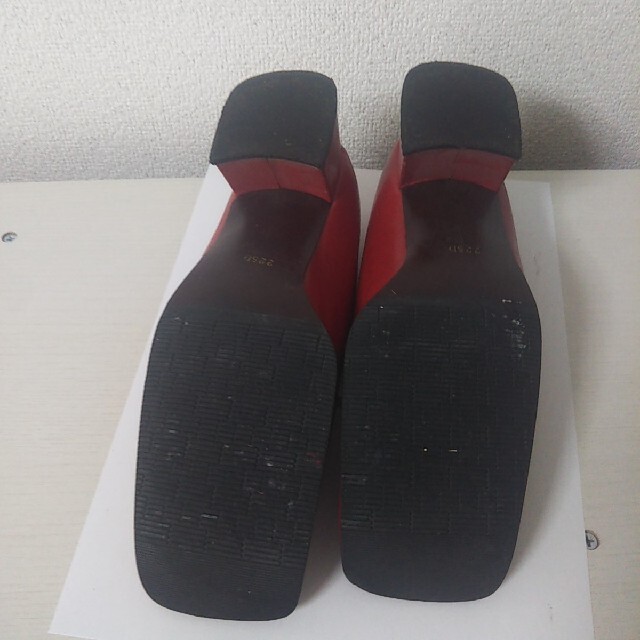 赤 朱色 スクエアパンプス 22.5センチ レディースの靴/シューズ(ハイヒール/パンプス)の商品写真