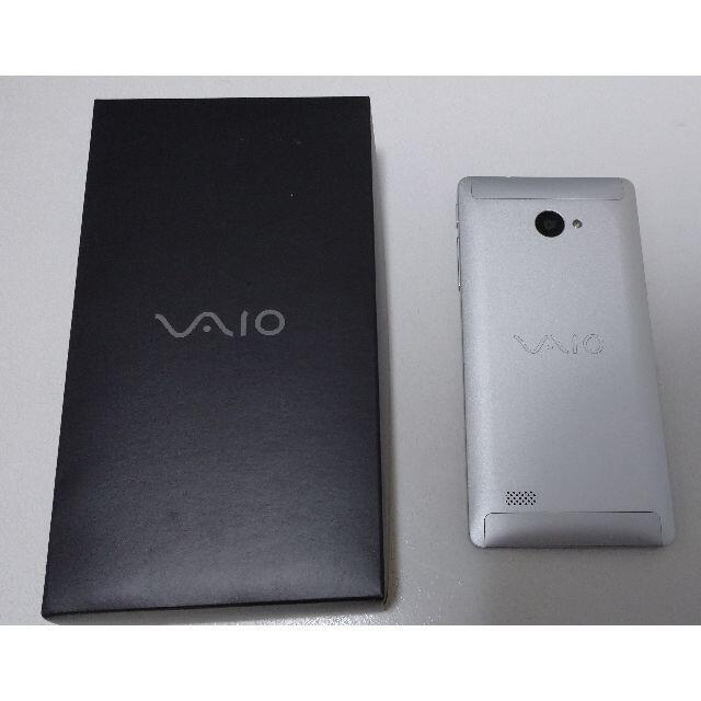 VAIO(バイオ)のVAIO Phone Biz VPB051（シルバー）＋専用ケース付 スマホ/家電/カメラのスマートフォン/携帯電話(スマートフォン本体)の商品写真